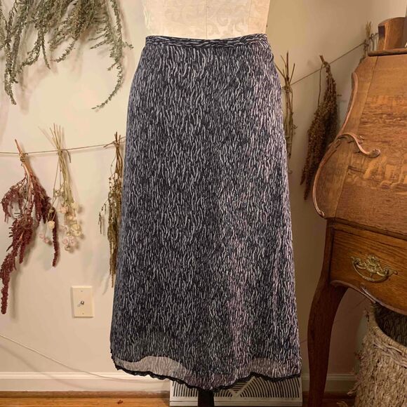 Spencer Jeremy NWT 8 Silk Navy White Pattern Skirt Lace Trim - Picture 2 of 9
